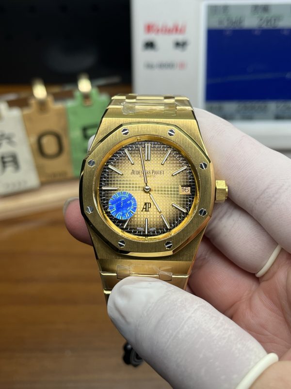 ZFファクトリーレプリカ オーデマピゲ ロイヤルオーク 16202 39mm イエローゴールド スモークゴールド 一体式ムーブメント